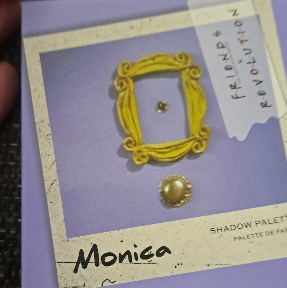 Revolution ×Friends Monica palette